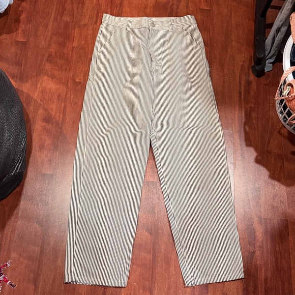 size 26 white and black pinstripe carhartt WIP RW/ Loose- tapered pants